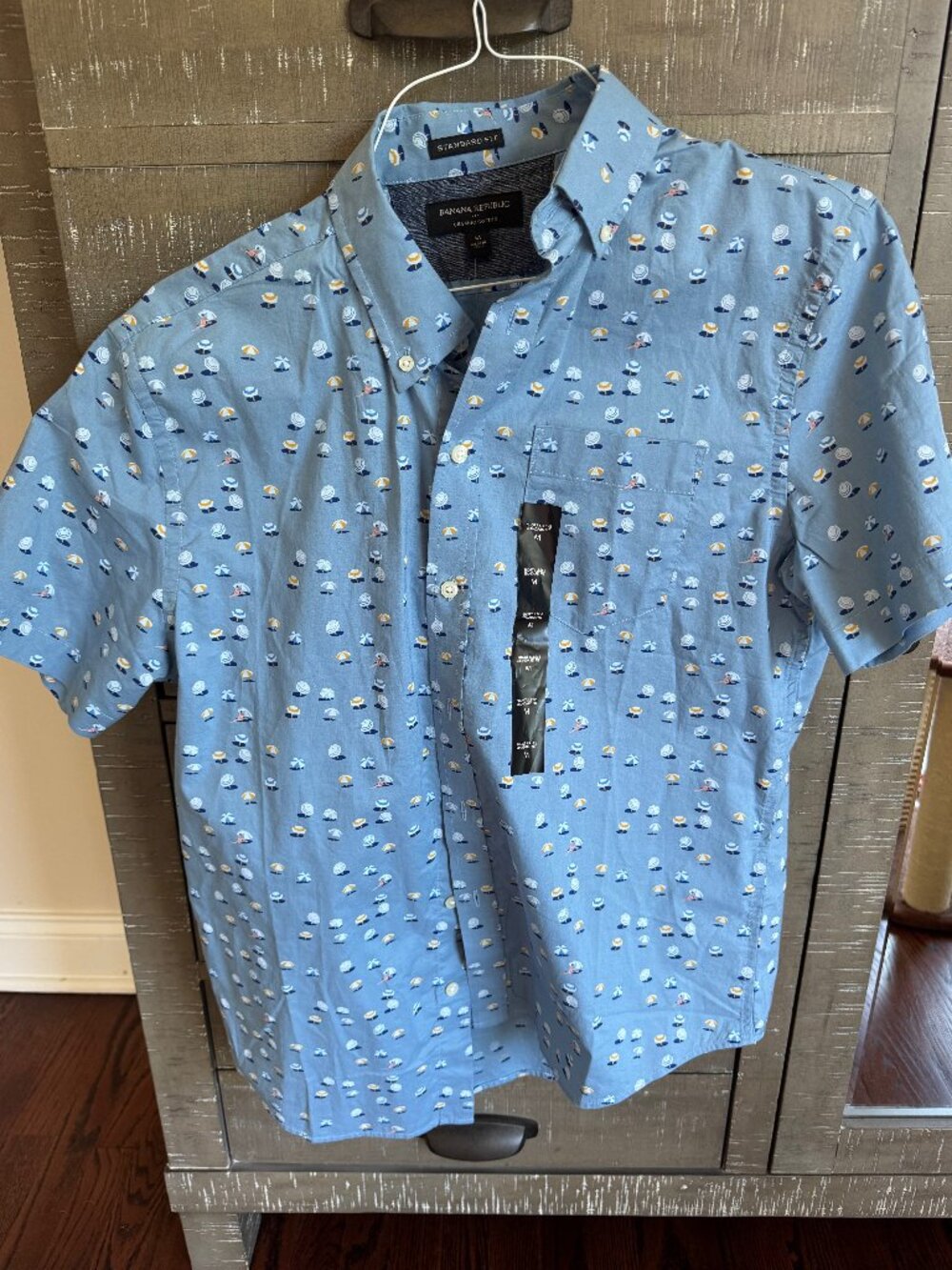 NWT Banana Republic Beach Umbrella Print Short Sleeve Shirt M
